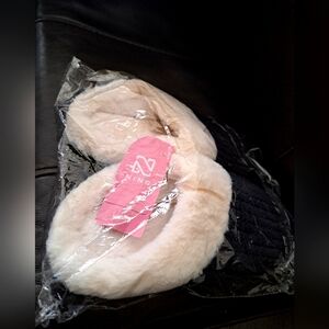 Ning new house slippers  size 7-8 US